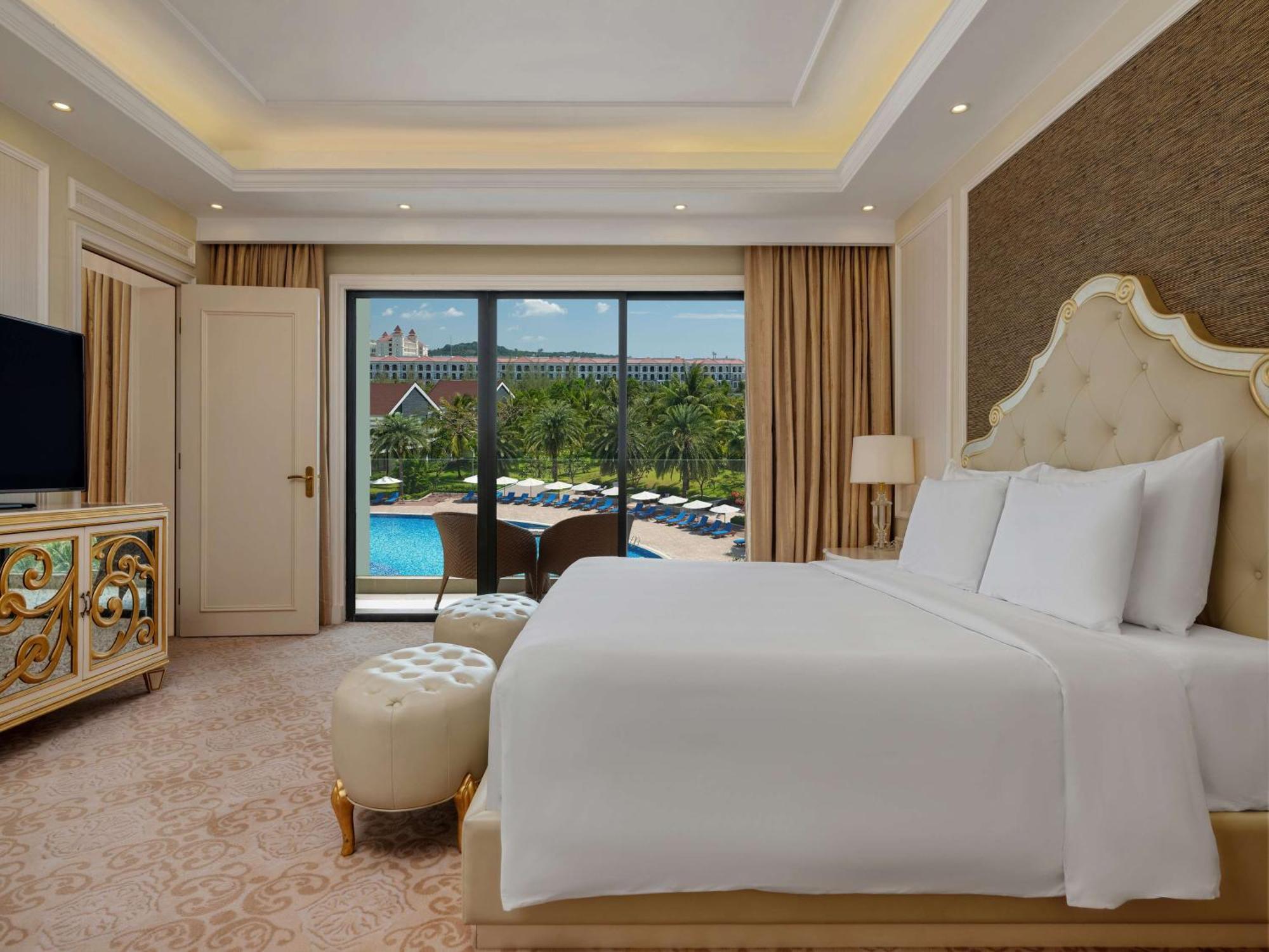 Radisson Blu Resort Phú Quốc Eksteriør billede A bedroom at the hotel