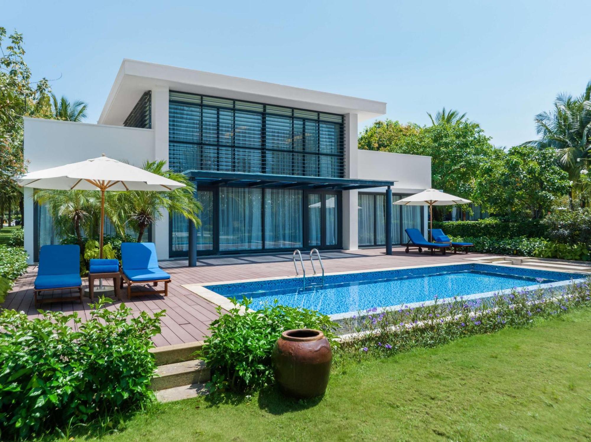 Radisson Blu Resort Phú Quốc Eksteriør billede A pool villa at the resort